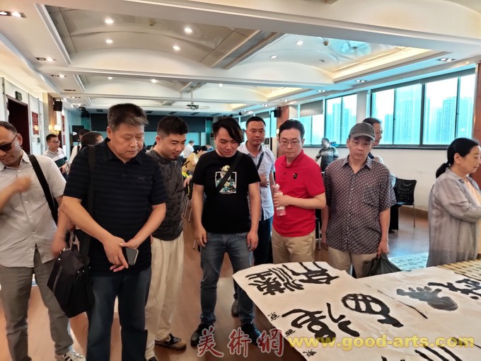 湖北省书协隶书委员会迎国展看稿会在省文联举行