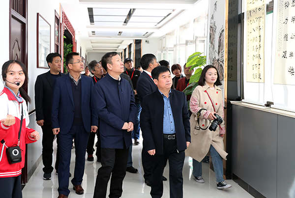 全国隶书名家写《诗经》书法作品展暨中国书法家协会隶书委员会工作会议在陕西合阳举行 &#8211;