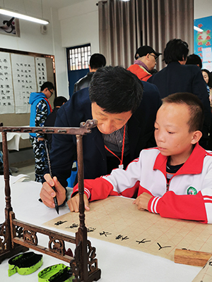 全国隶书名家写《诗经》书法作品展暨中国书法家协会隶书委员会工作会议在陕西合阳举行 &#8211;