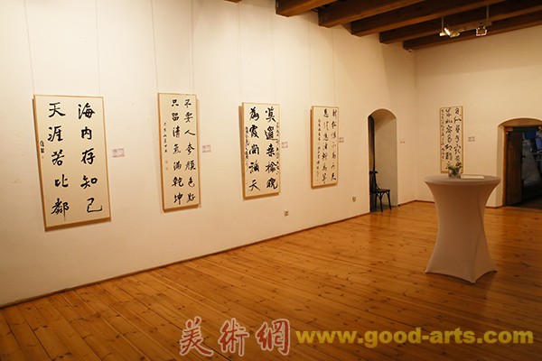 “古语今声·汉字之美&#8212;中国当代书法家作品展（立陶宛展）”开幕