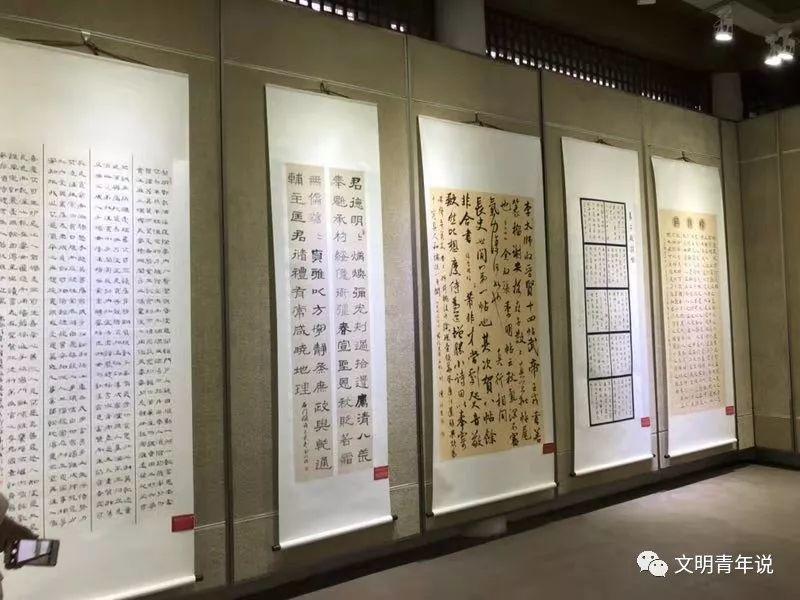 翰墨薪传文明家风——都江堰市首届书法临帖暨书家规家训展开展！