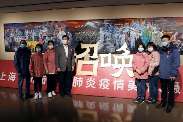 现场｜上海“抗疫”主题展闭幕：定格感人瞬间，捐赠医者画作