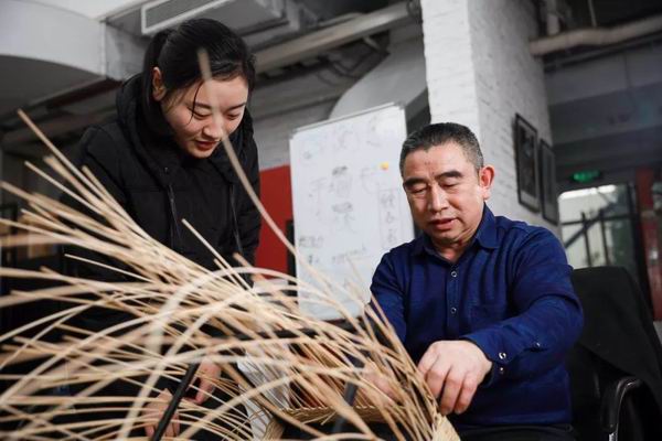 观察｜当传统非遗“结对”上海老字号：活态传承走入当代生活