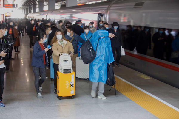 对话| 顾铮谈城市摄影：从司空见惯的日常中见出“非常”