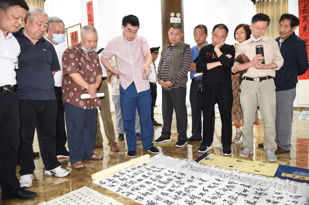 四川省书法家协会“文艺进万家，健康你我他——到人民中去文艺志愿服务主题活动”在遂宁临仙阁举办