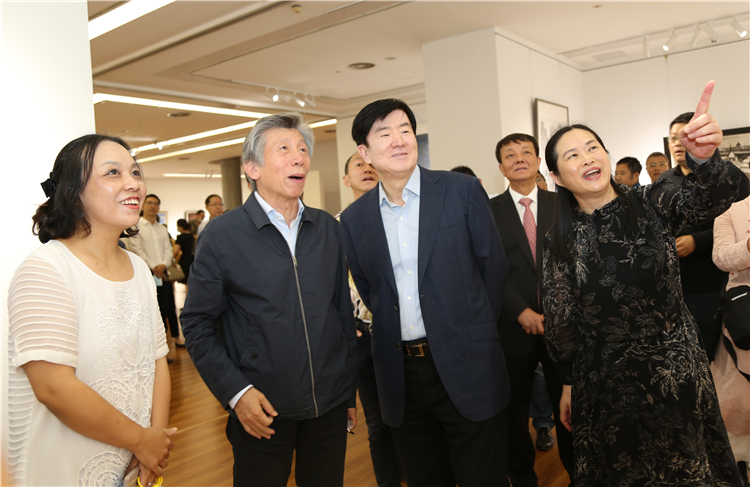 交流互鉴 命运与共——“中国美术世界行暨海外研修工程成果汇报展”在京隆重举行