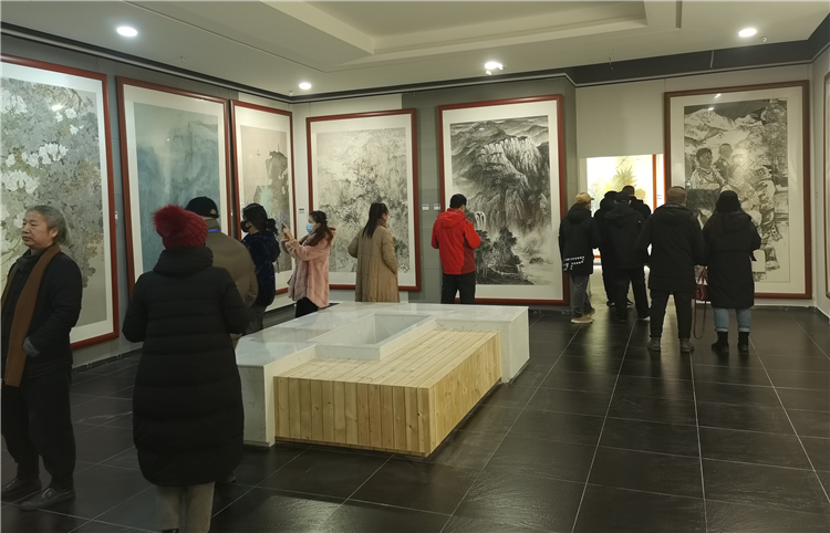 第二届“神圣长白”全国中国画作品展在长白山美术馆开幕