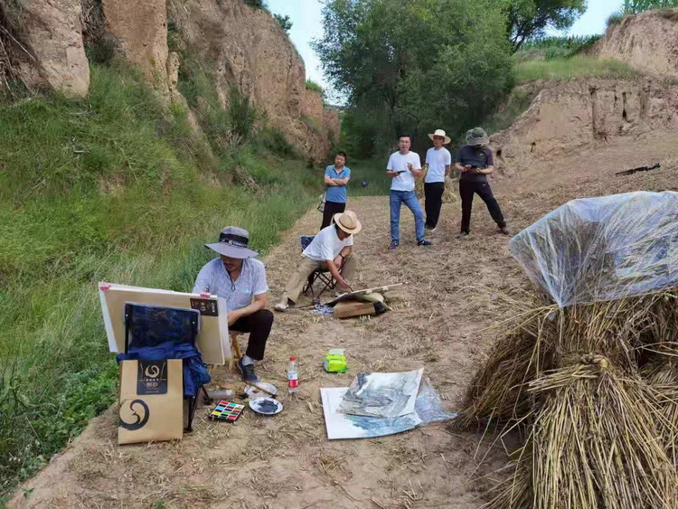 中国美术家协会“送欢乐 下基层”赴甘肃通渭采风写生支教慰问活动