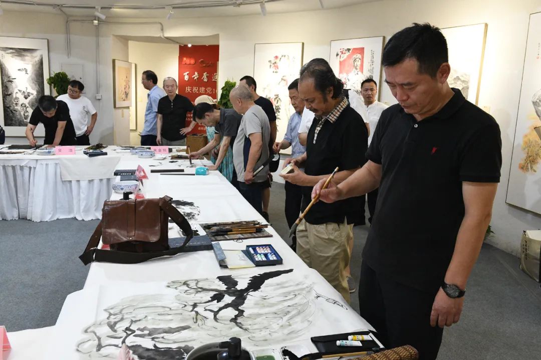 成华区总工会“百年奋进·华彩成华“庆祝建党100周年书画展开幕式暨成都市惠民职工画院成华区分院揭牌仪式成功举办