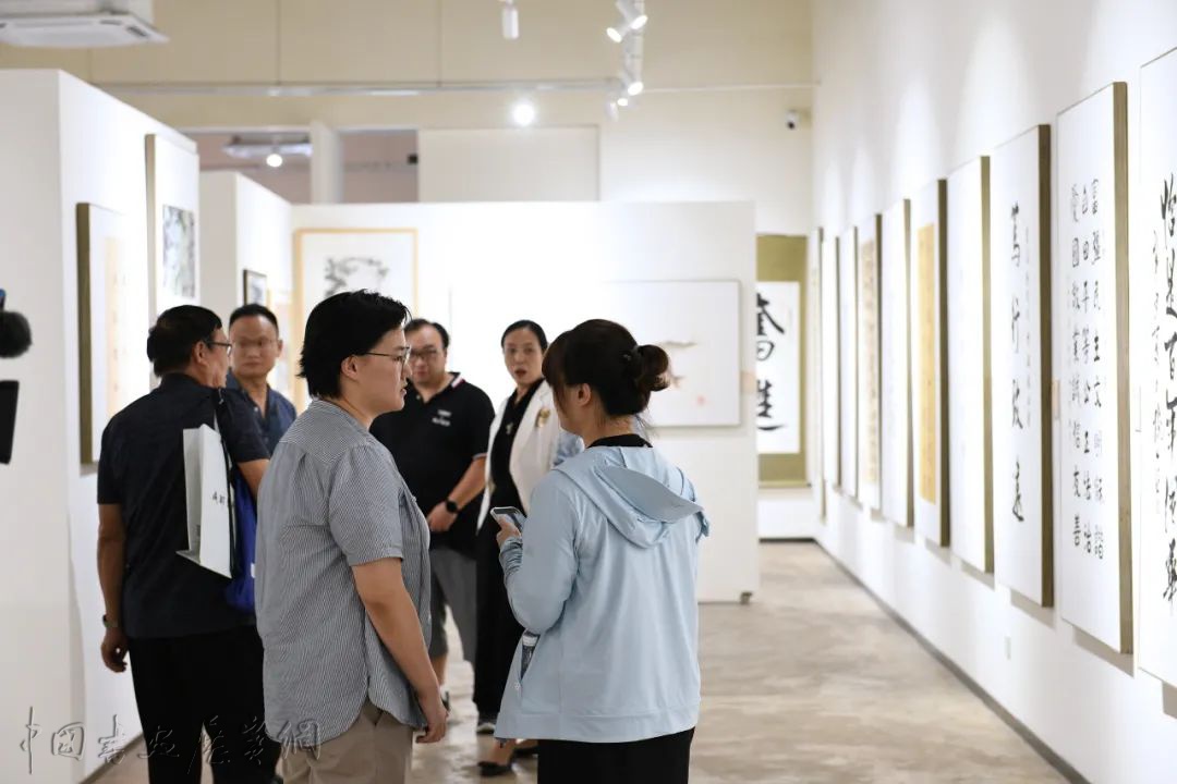 “礼赞百年 画说锦江”成都市锦江区职工书画大赛展览开幕式暨成都市锦江区惠民职工画院揭牌仪式成功举办