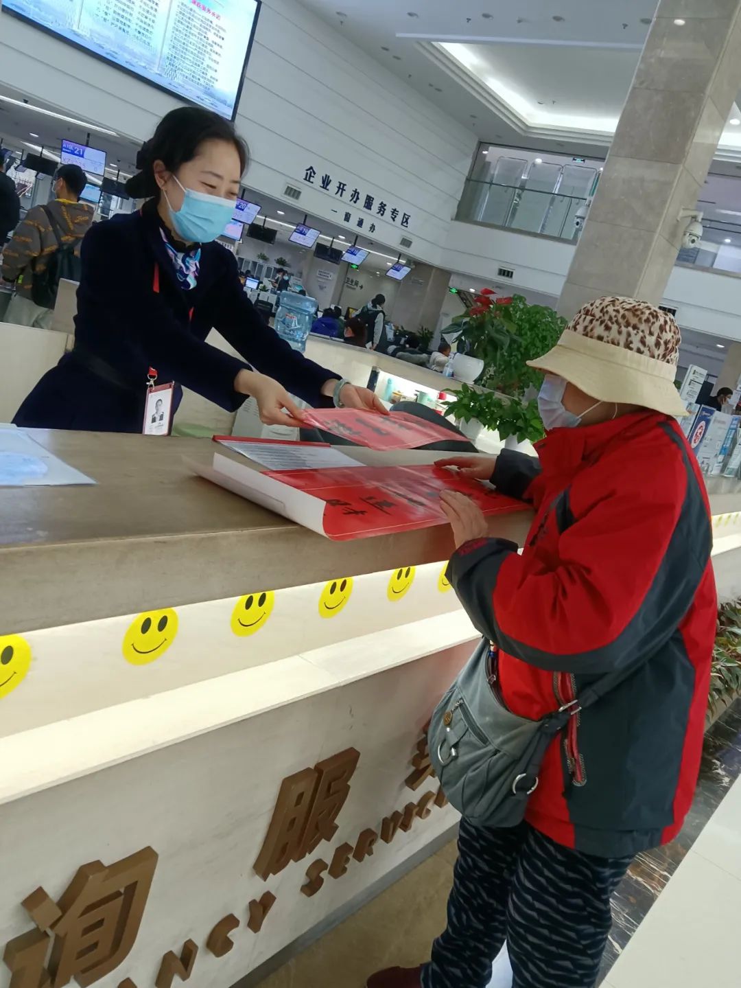 领到了！领到了！5千份春联市民已签收