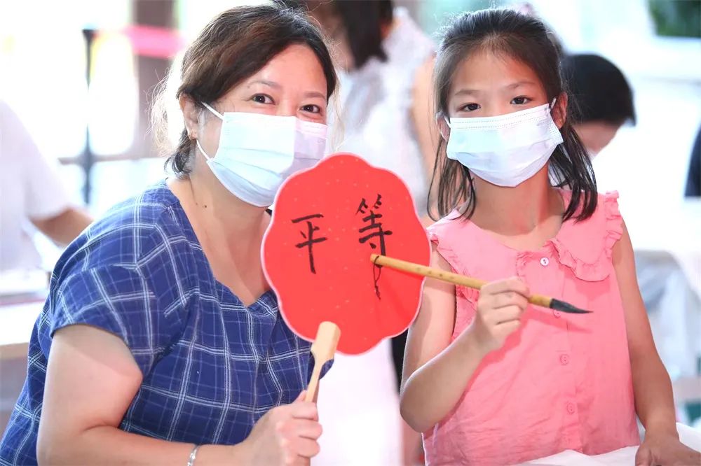 “永远跟党走·书法名家志愿者带你写诗词”文明实践志愿服务活动举行