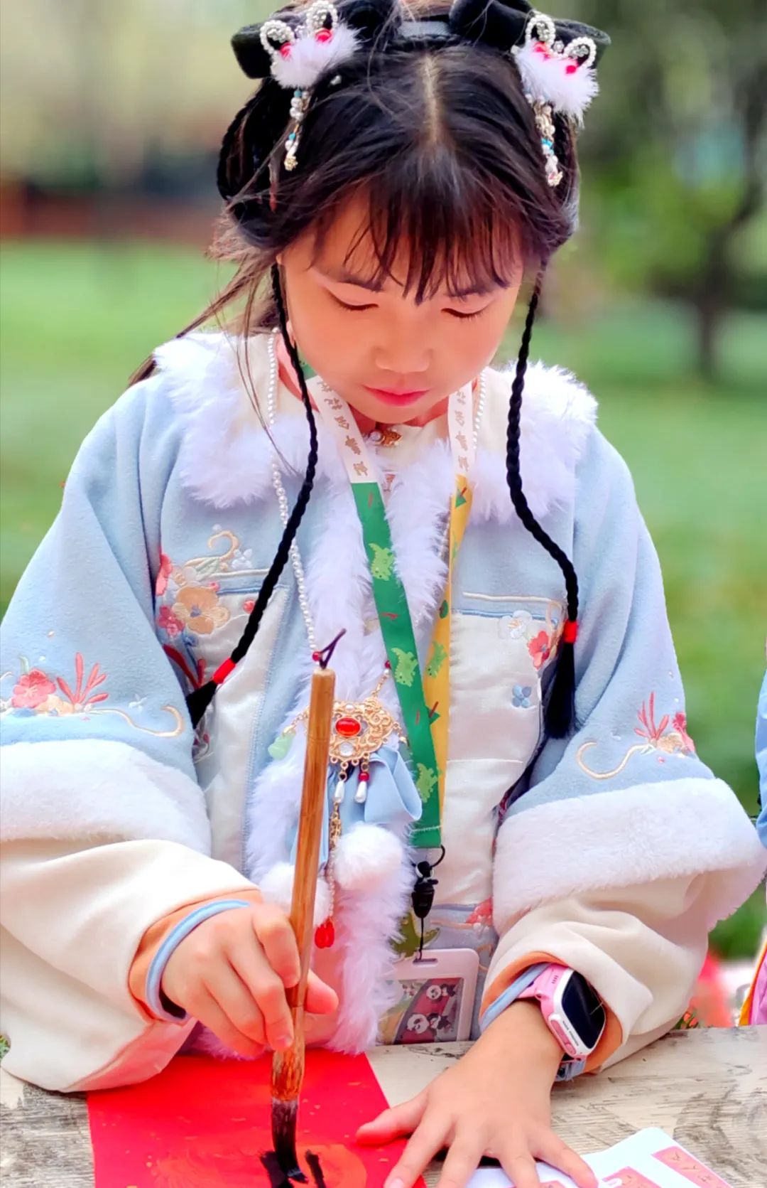 我们的节日•春节——第四届成都市小小书法家“写春联 送春福”公益活动举行