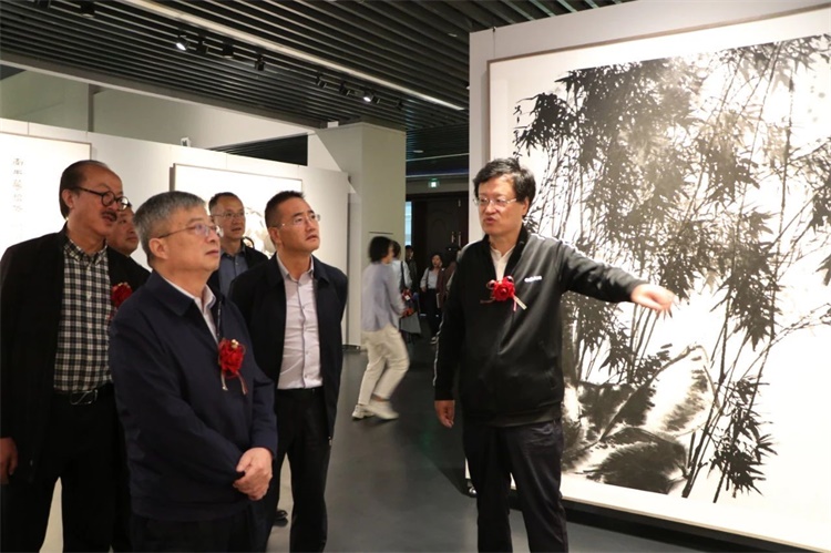 “庆祝中华人民共和国成立75周年——青海省第十五届美术作品展览”开幕